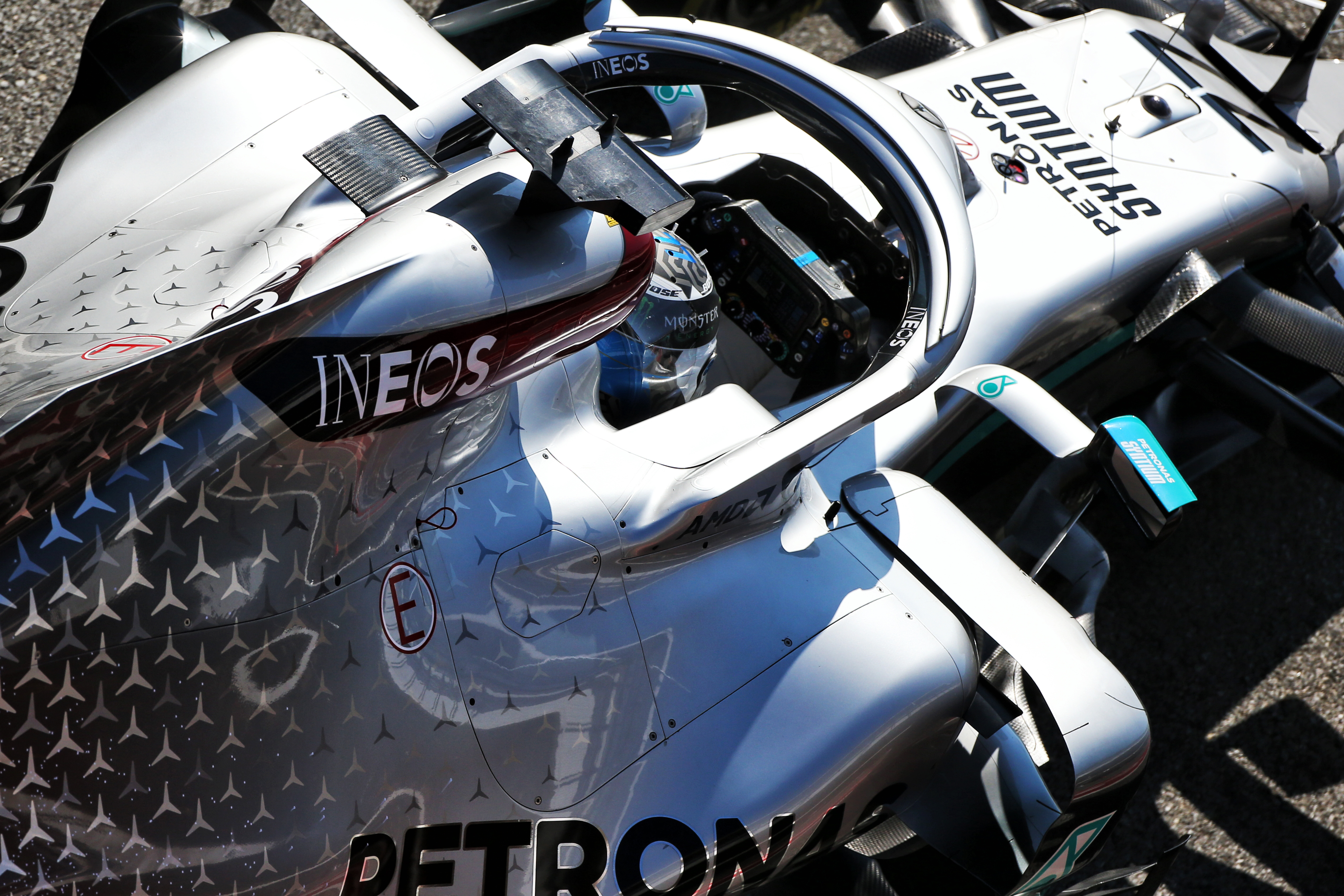 Mercedes F1 steering wheel Valtteri Bottas F1 testing 2020 Barcelona
