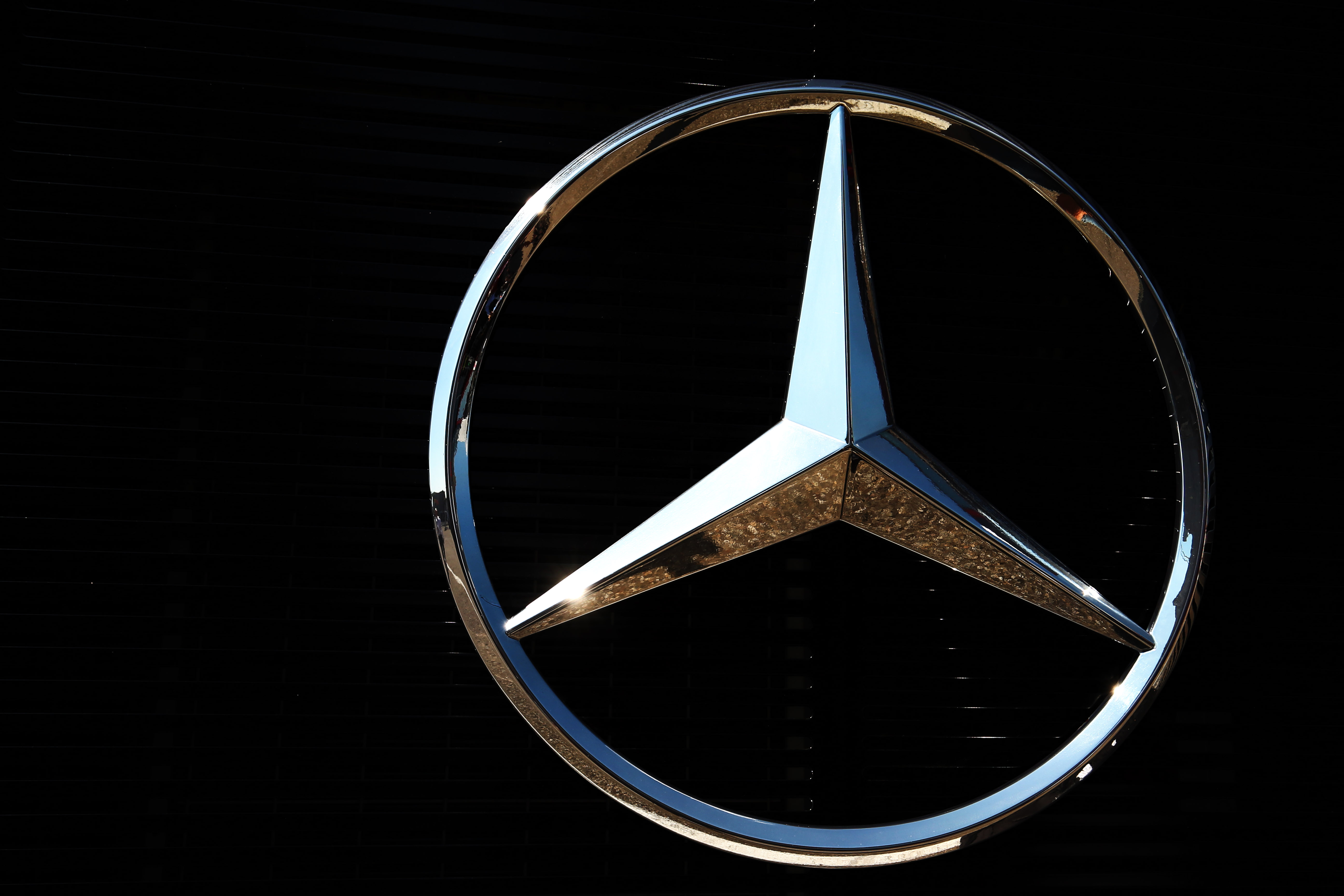 Mercedes engine shutdown 2020