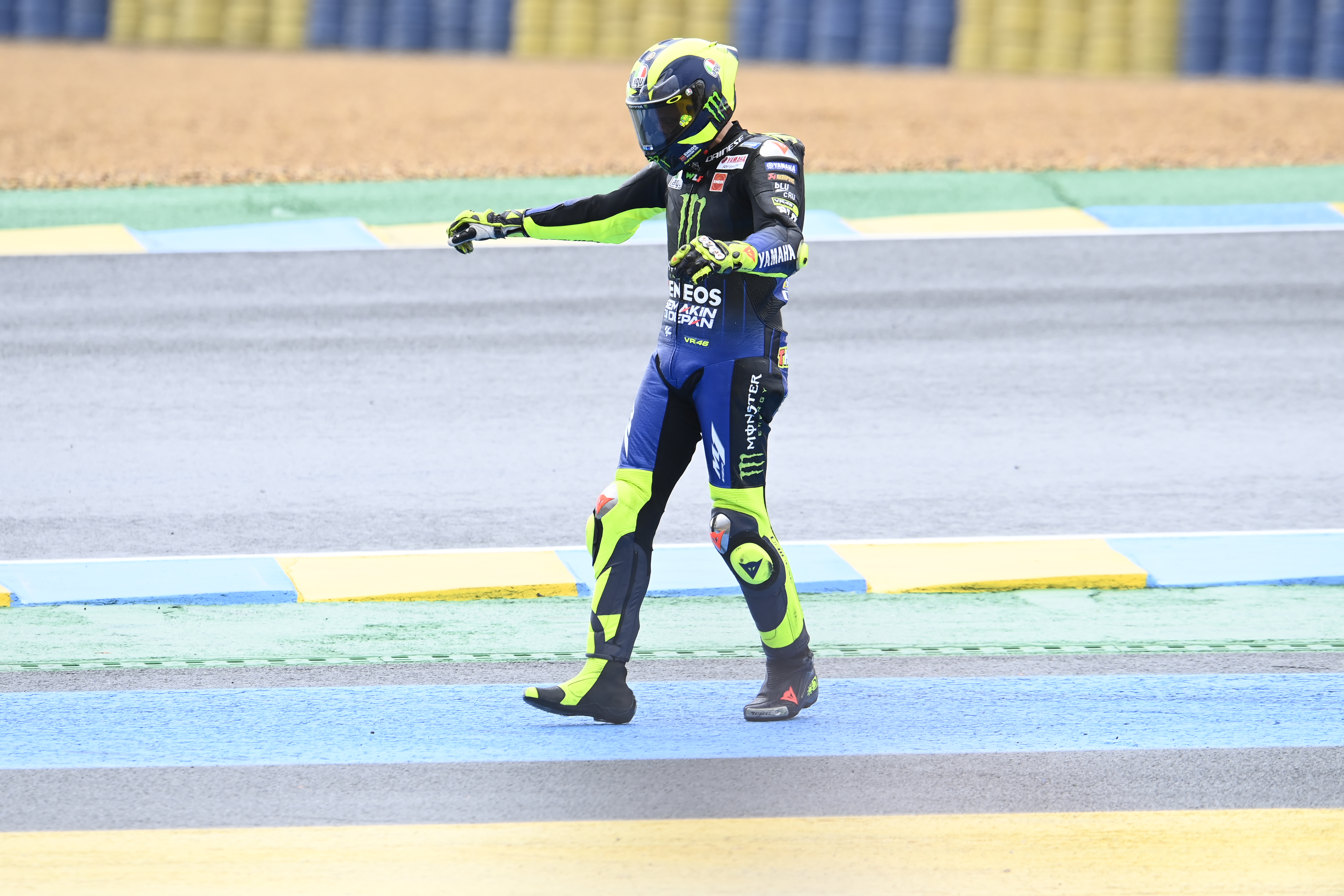 valentino rossi crash 2020