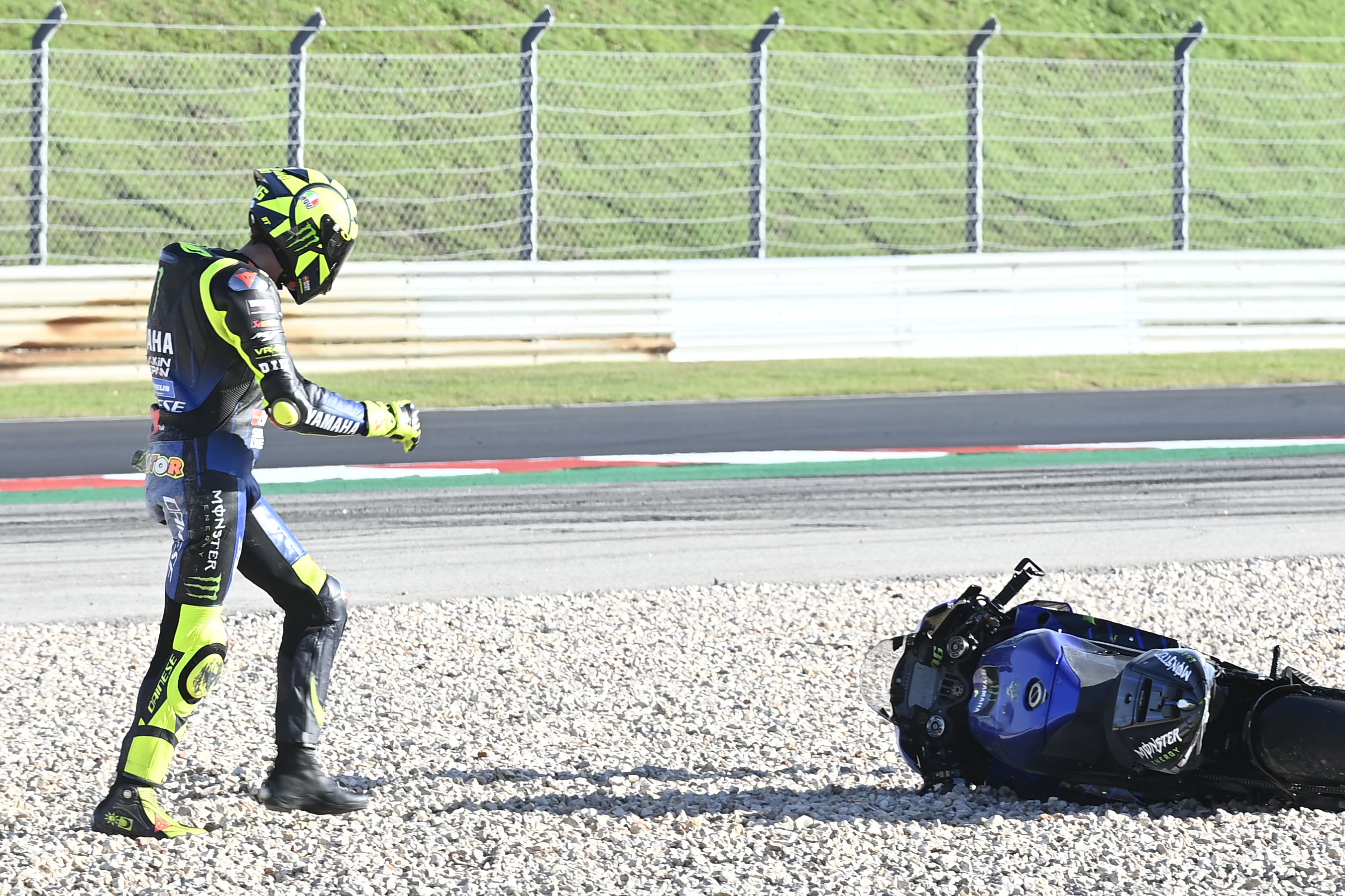 Valentino Rossi, Yamaha, crash, Portimao, MotoGP