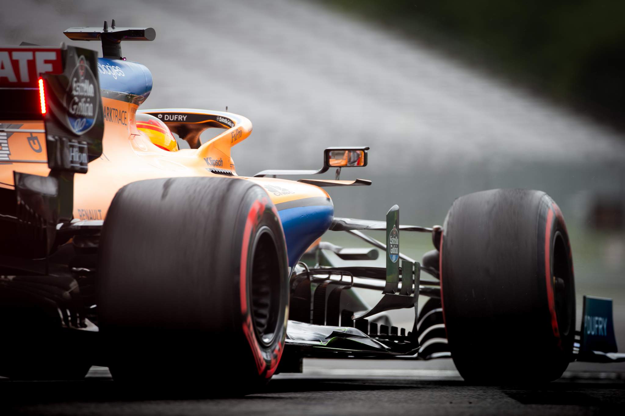 Carlos Sainz McLaren F1 Pirelli tyres